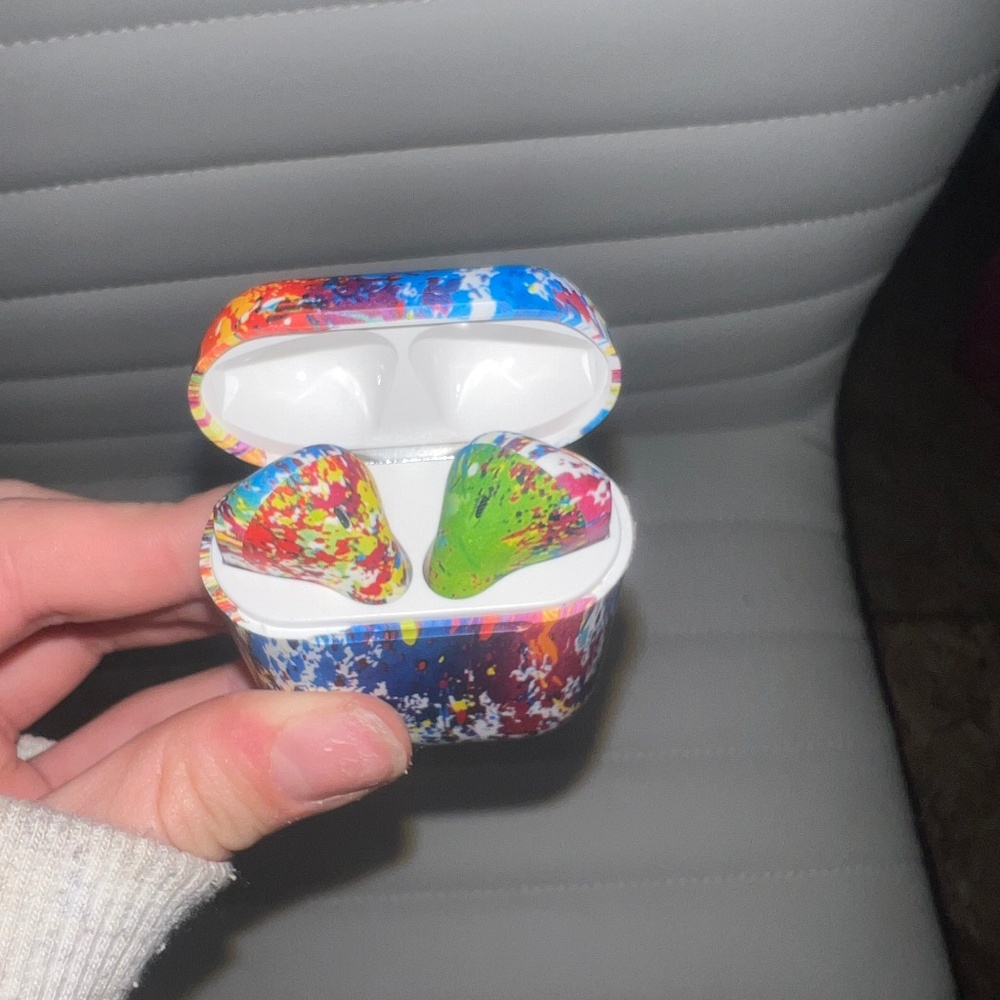 Tye dye airbuds